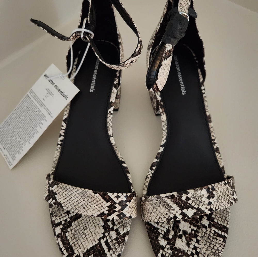 Amazon Essentials Nola Heeled Sandal